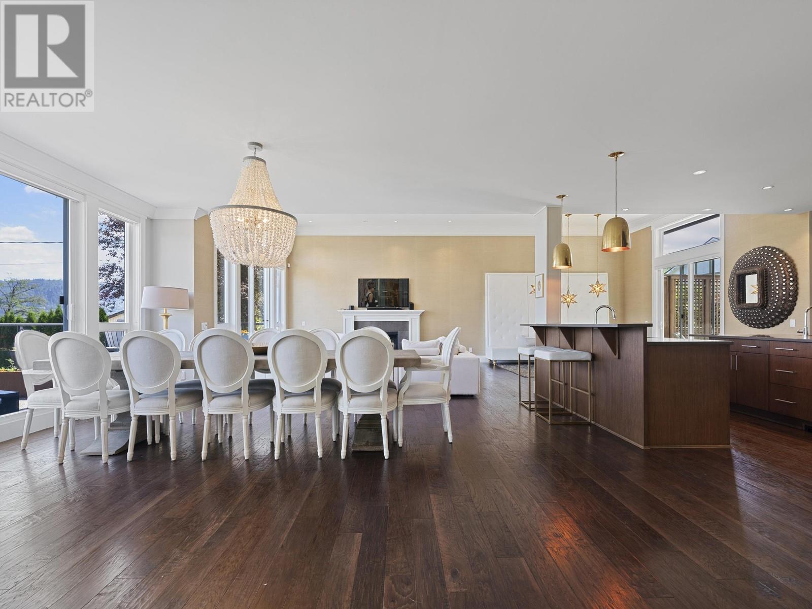 527 N Dollarton Highway, North Vancouver, British Columbia  V7G 1N3 - Photo 13 - R2907624