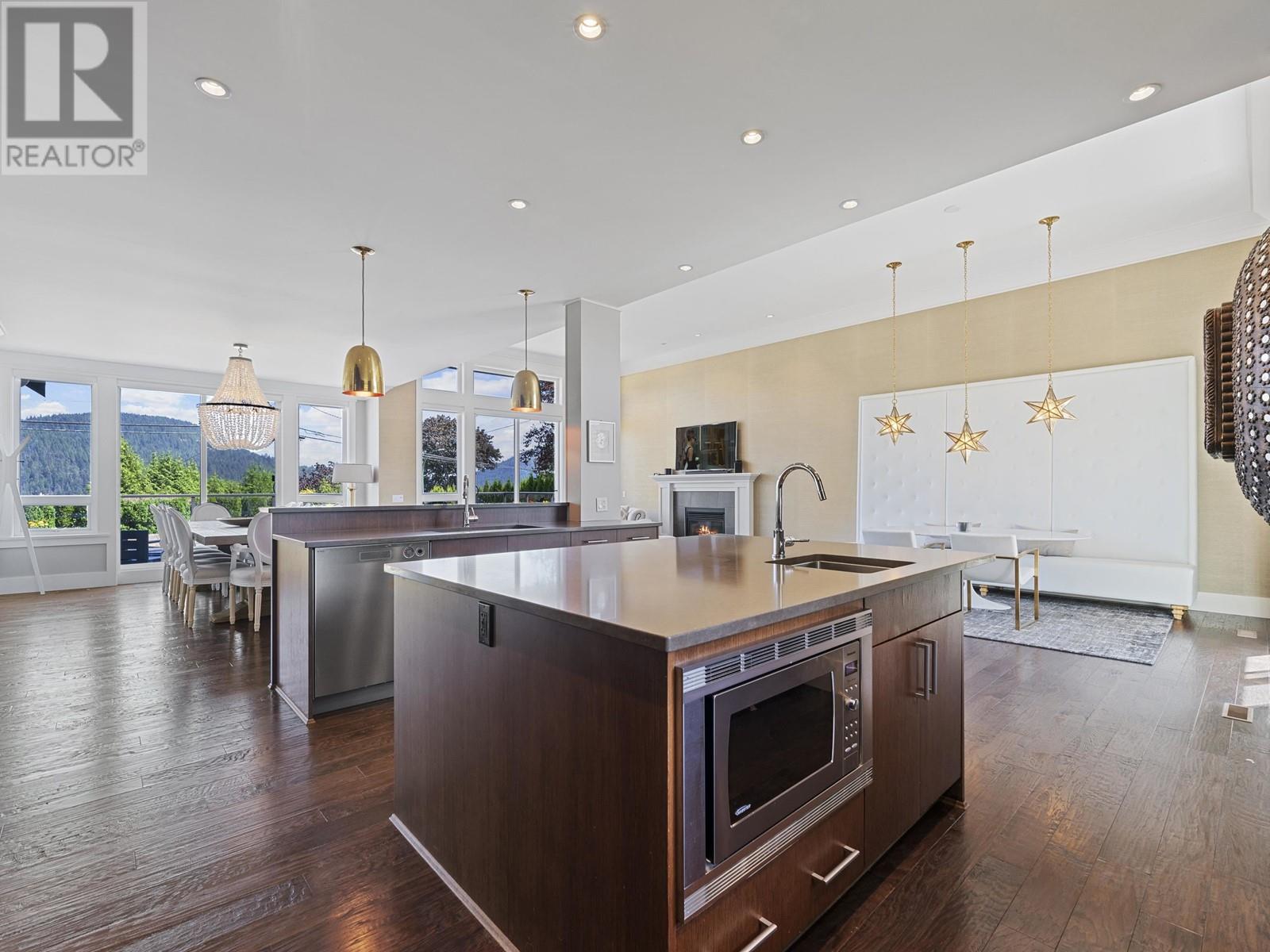 527 N Dollarton Highway, North Vancouver, British Columbia  V7G 1N3 - Photo 17 - R2907624
