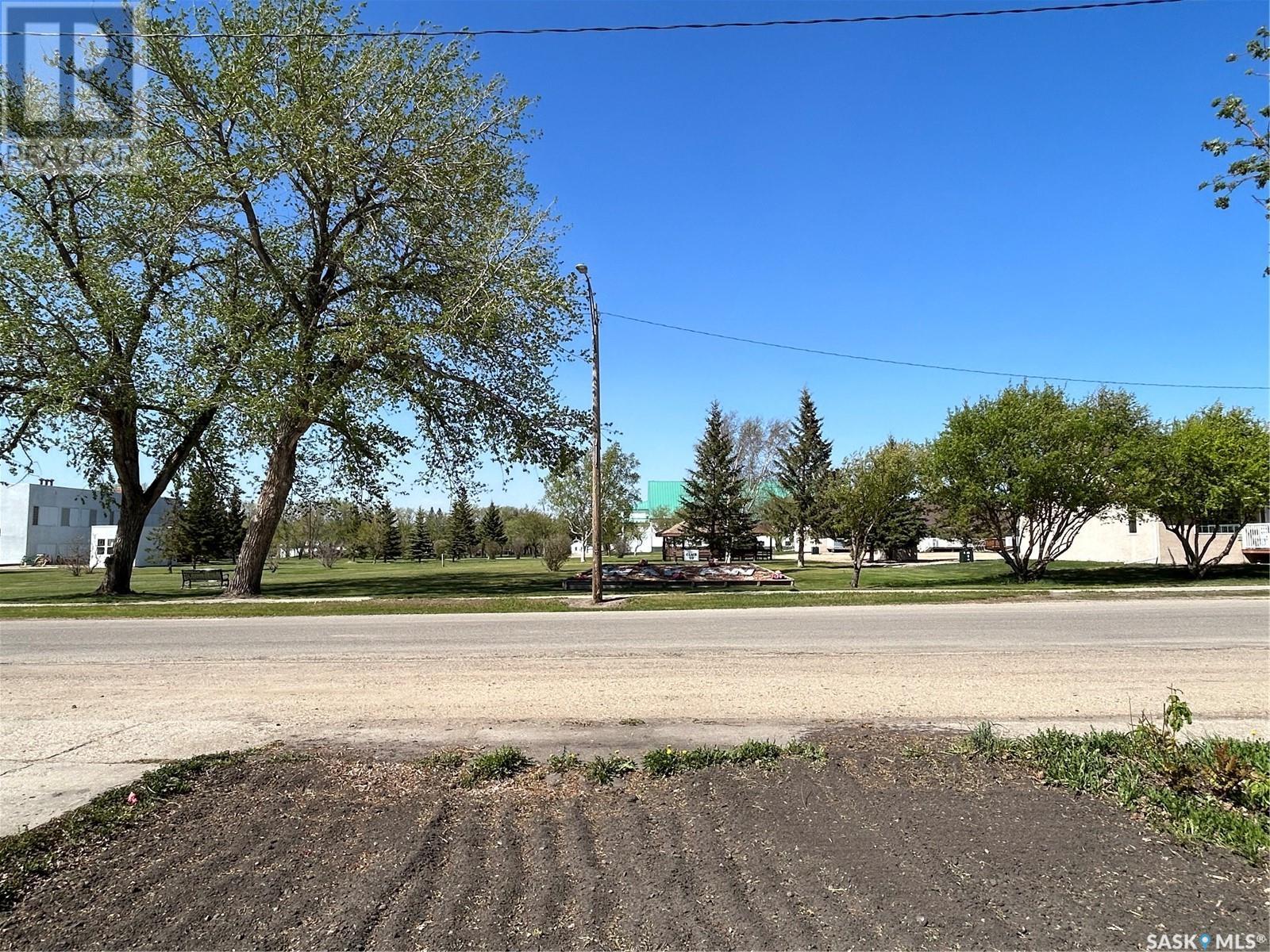 309 1st Street S, Wakaw, Saskatchewan  S0K 4P0 - Photo 3 - SK977191