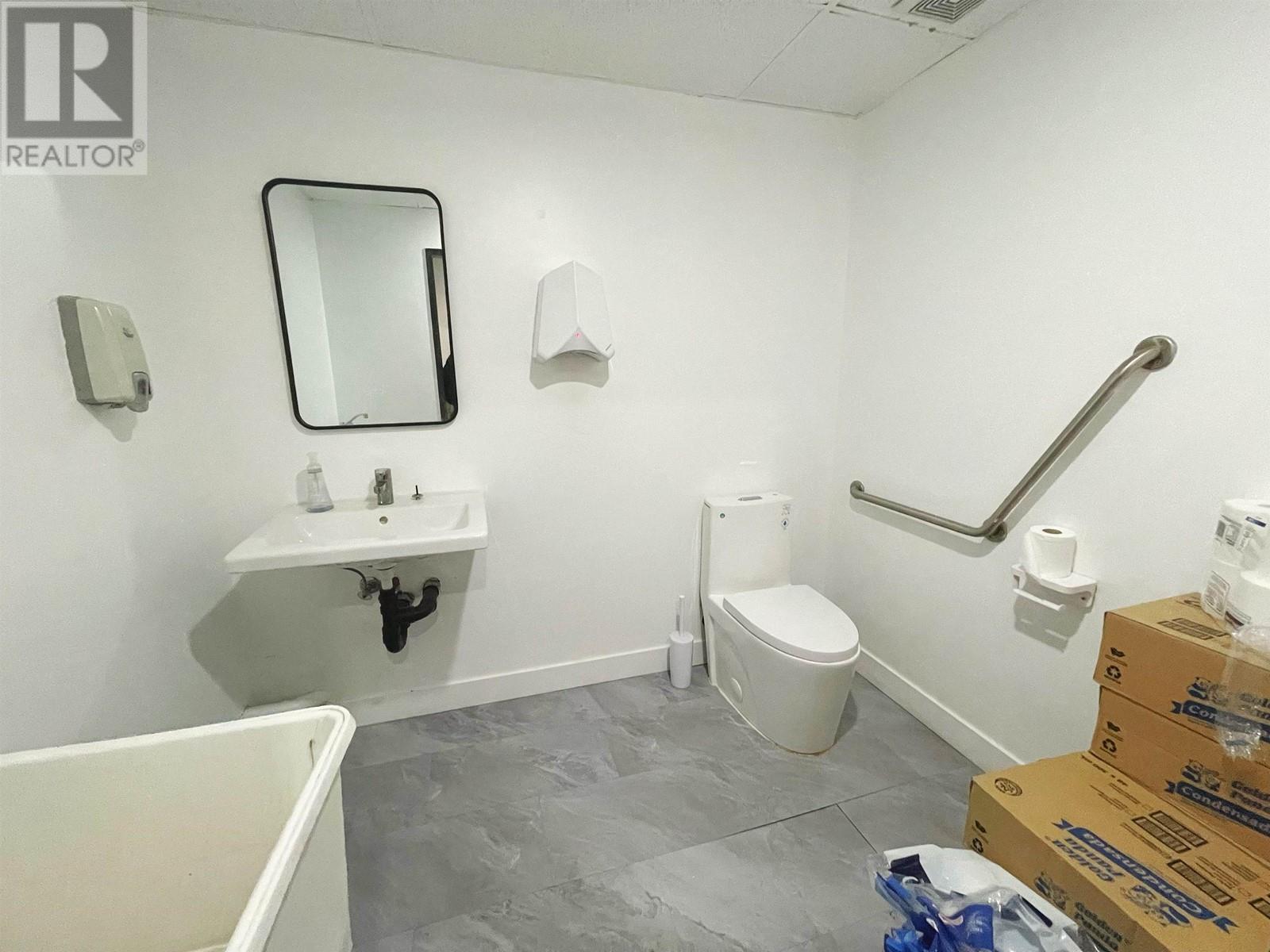 Listing Picture 5 of 9 : 509 DUNSMUIR STREET, Vancouver / 溫哥華 - 魯藝地產 Yvonne Lu Group - MLS Medallion Club Member