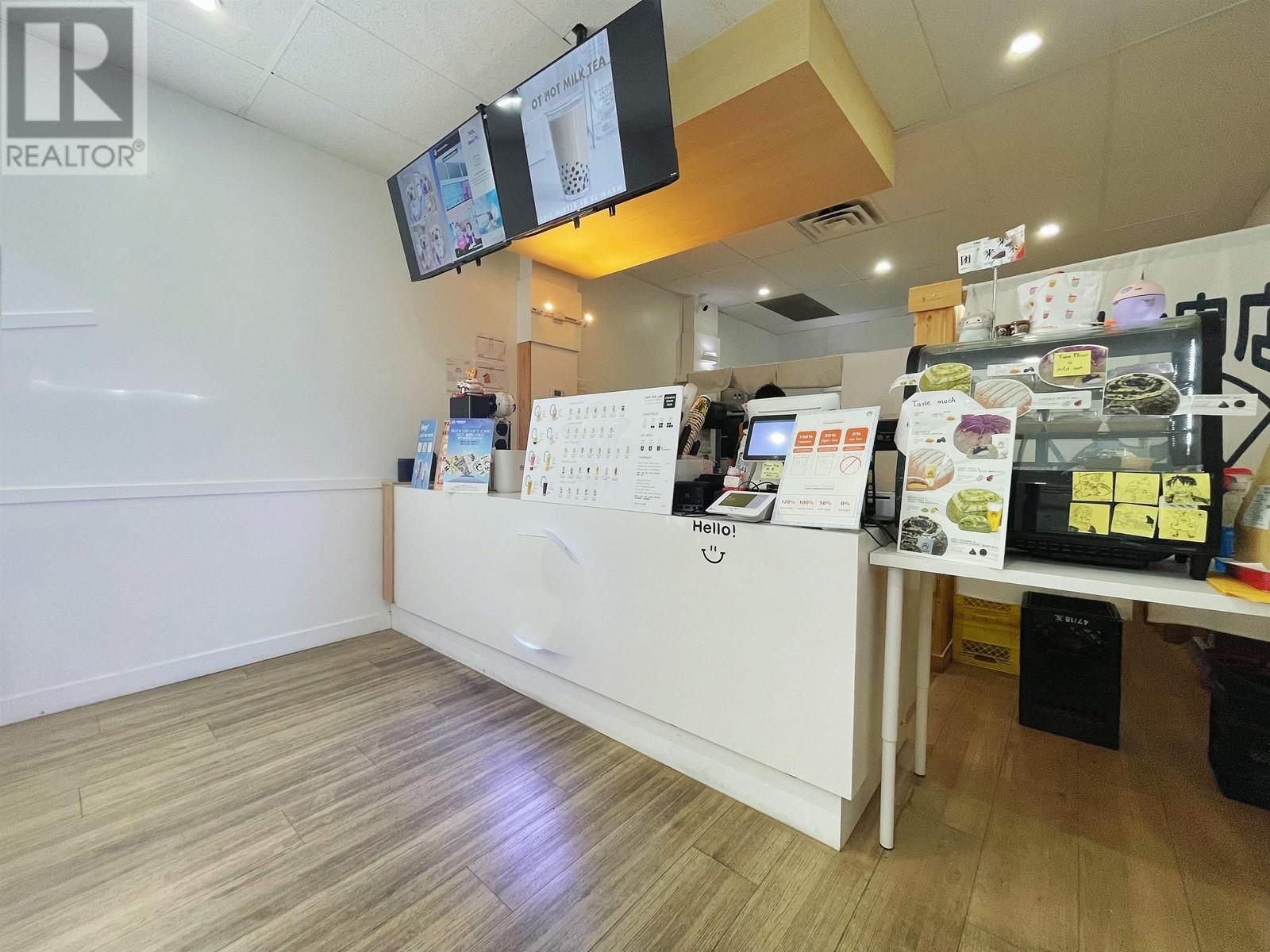 Listing Picture 3 of 9 : 509 DUNSMUIR STREET, Vancouver / 溫哥華 - 魯藝地產 Yvonne Lu Group - MLS Medallion Club Member