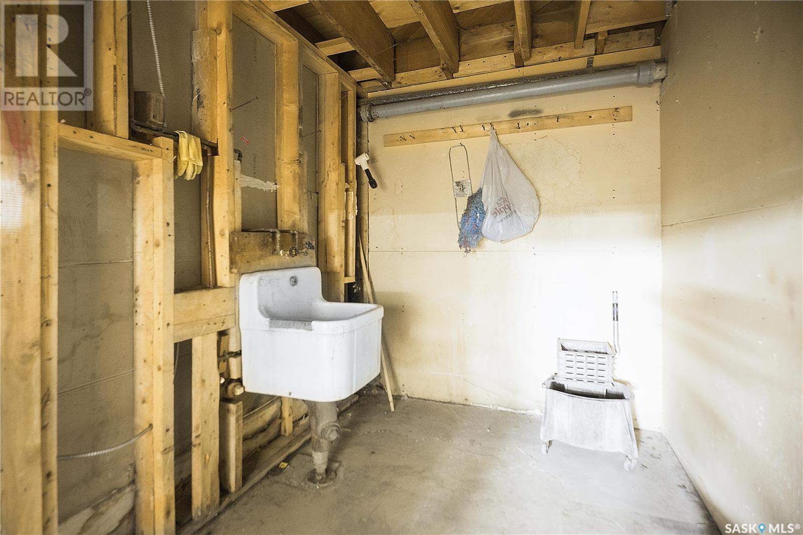 36 13th Street W, Prince Albert, Saskatchewan  S6V 3E8 - Photo 17 - SK977289