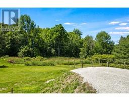 2561 RIDEAU FERRY ROAD