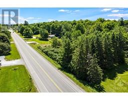 2561 RIDEAU FERRY ROAD