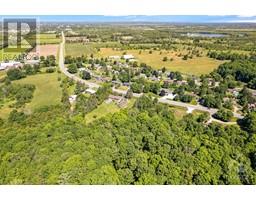 2561 RIDEAU FERRY ROAD