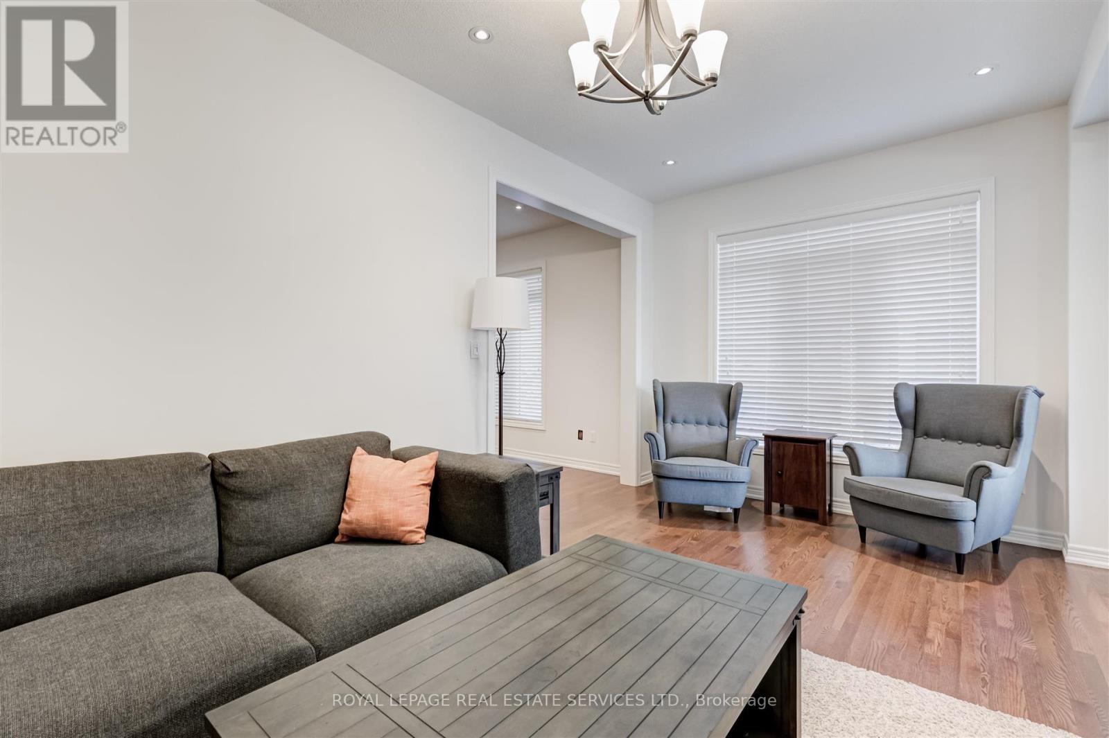 27 Erinview Terrace, Toronto (Eringate-Centennial-West Deane), Ontario  M9C 0C3 - Photo 6 - W9047650