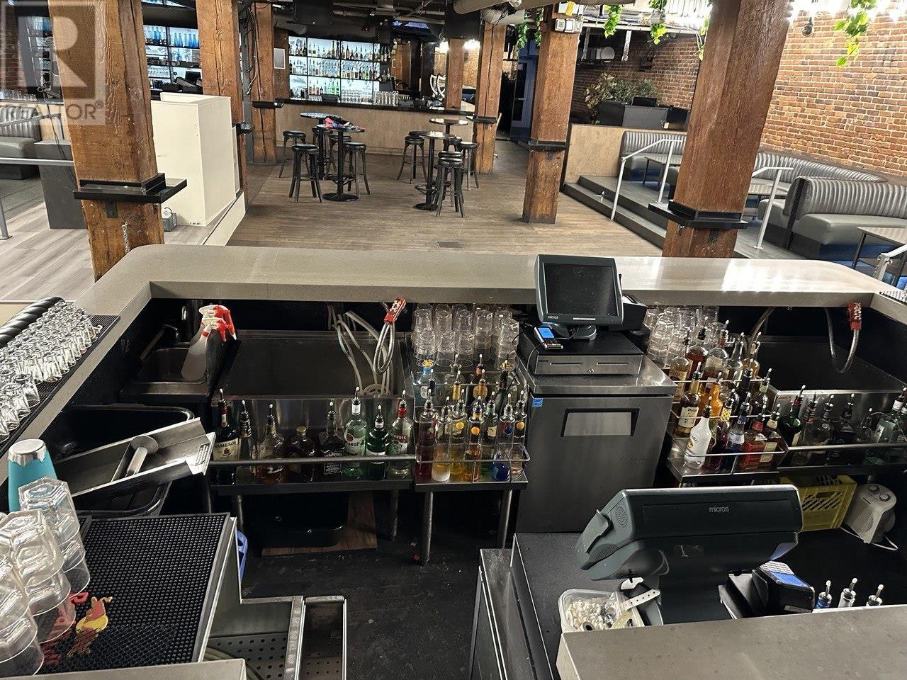 Listing Picture 17 of 28 : 1222 HAMILTON STREET, Vancouver / 溫哥華 - 魯藝地產 Yvonne Lu Group - MLS Medallion Club Member