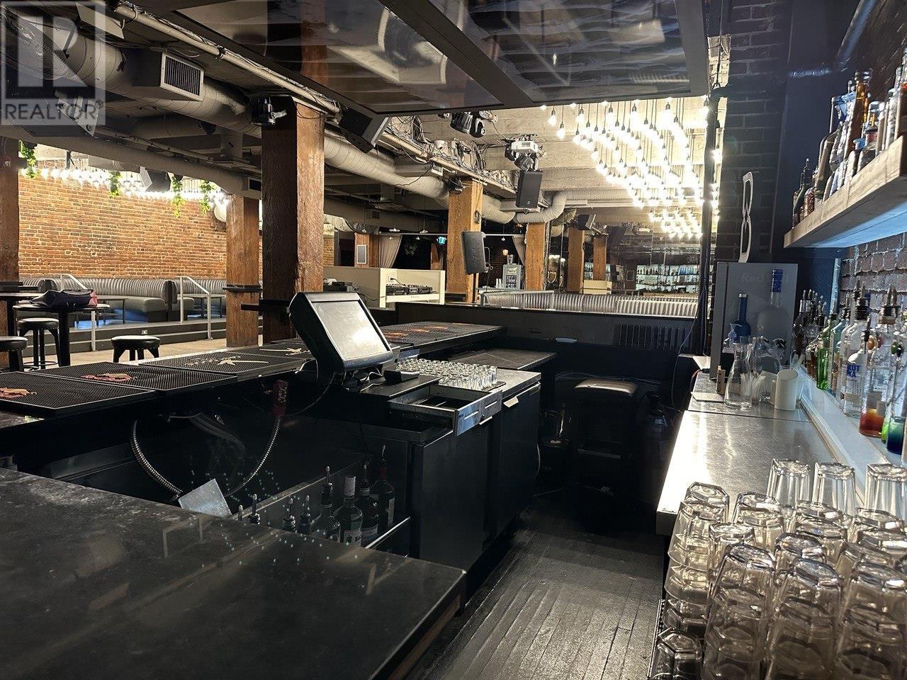 Listing Picture 20 of 28 : 1222 HAMILTON STREET, Vancouver / 溫哥華 - 魯藝地產 Yvonne Lu Group - MLS Medallion Club Member