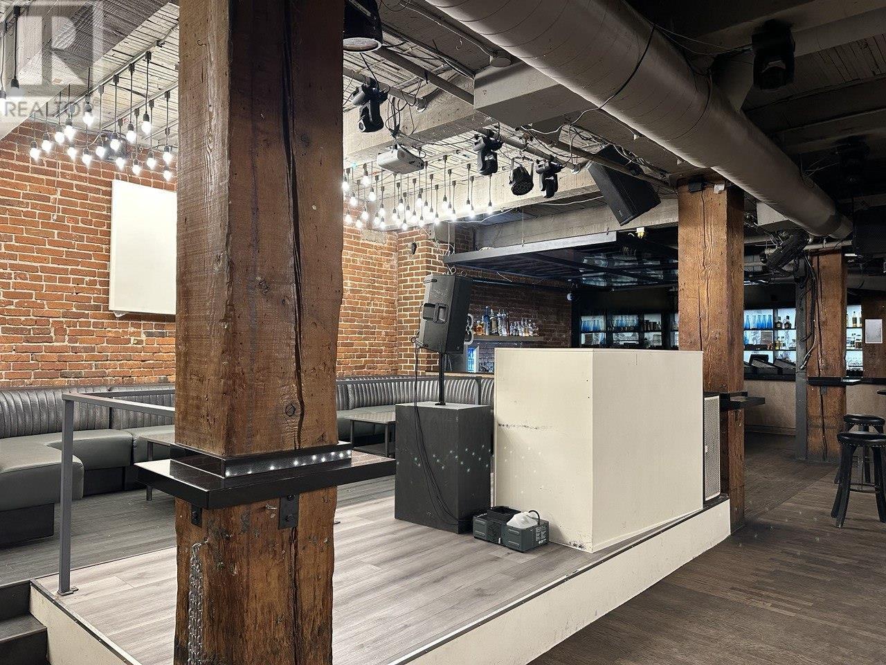 Listing Picture 5 of 28 : 1222 HAMILTON STREET, Vancouver / 溫哥華 - 魯藝地產 Yvonne Lu Group - MLS Medallion Club Member