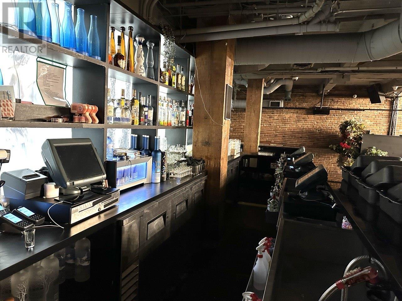 Listing Picture 9 of 28 : 1222 HAMILTON STREET, Vancouver / 溫哥華 - 魯藝地產 Yvonne Lu Group - MLS Medallion Club Member