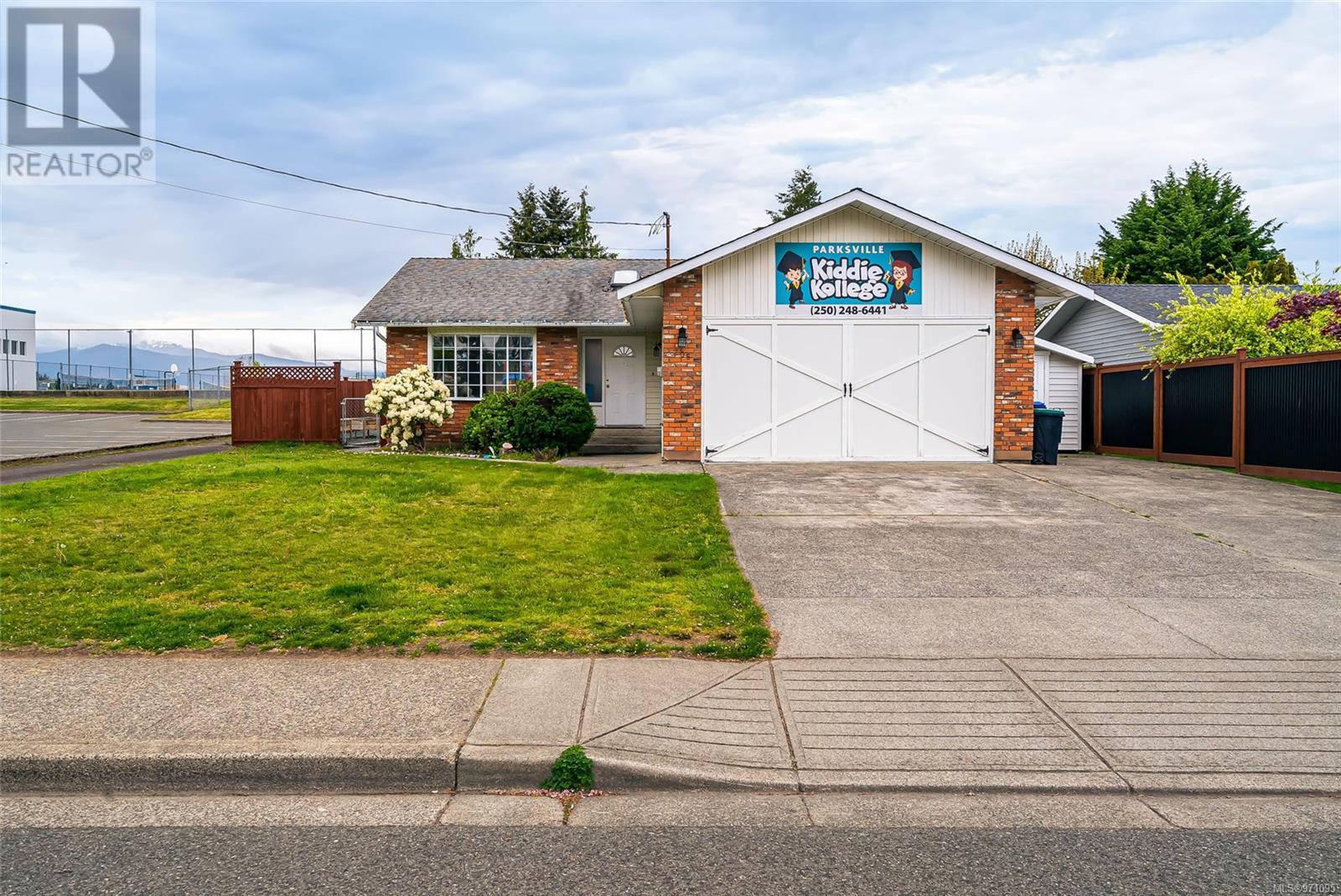 205 Pym St N, Parksville, British Columbia  V9P 1E7 - Photo 42 - 971095