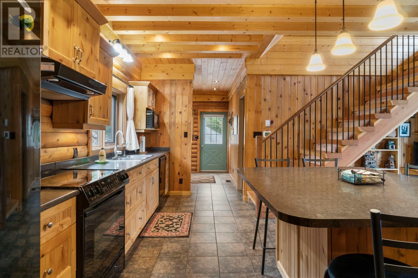 1 Old Sicamous Road, Sicamous, British Columbia  V0E 2V0 - Photo 8 - 10319908