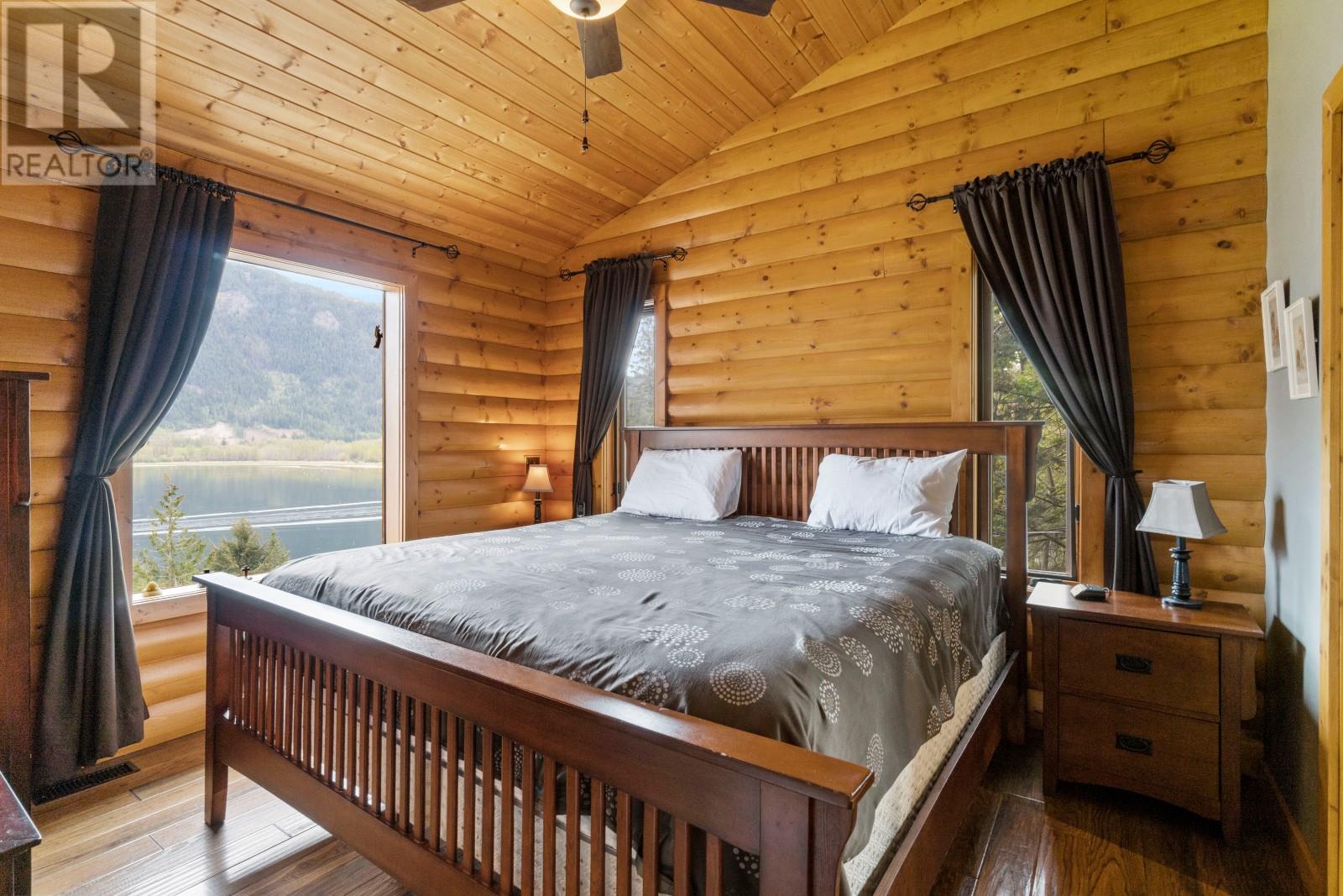 1 Old Sicamous Road, Sicamous, British Columbia  V0E 2V0 - Photo 15 - 10319908