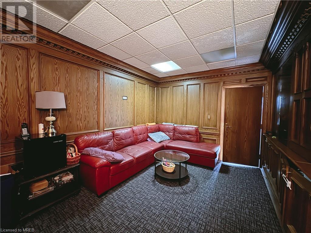 395 Michener Rd, Guelph, Ontario  N1K 1E8 - Photo 2 - 40623226