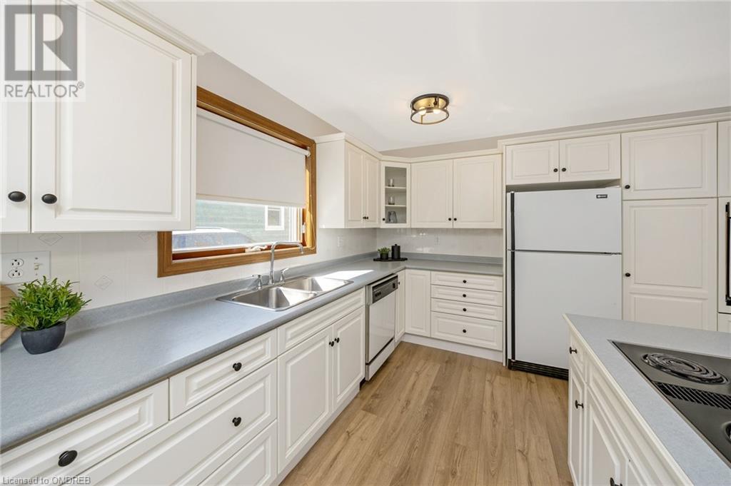 Image of property at 71 BRONTE Street S