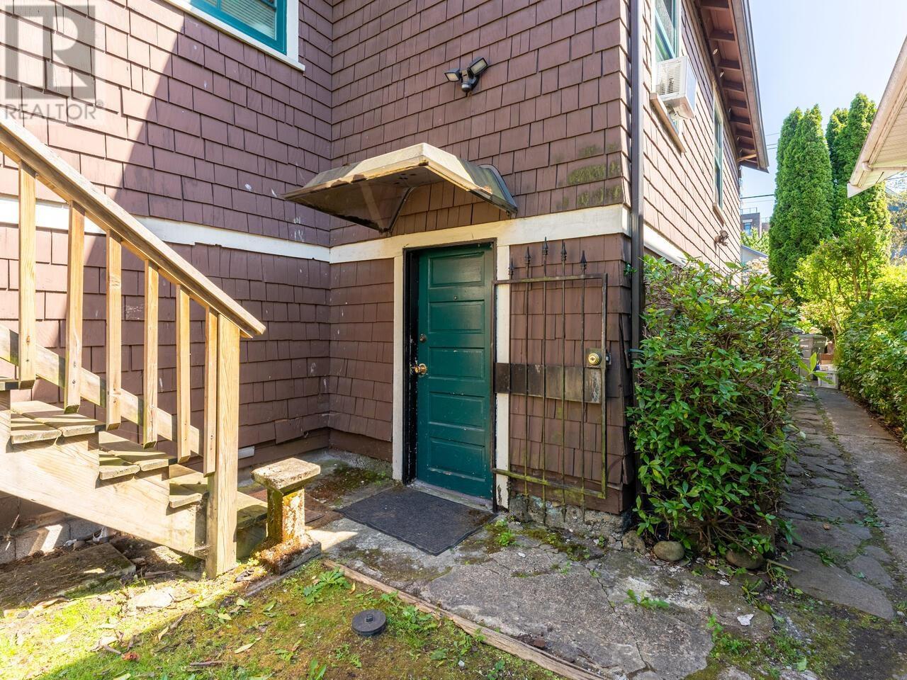 Listing Picture 14 of 21 : 1625 E 8TH AVENUE, Vancouver / 溫哥華 - 魯藝地產 Yvonne Lu Group - MLS Medallion Club Member