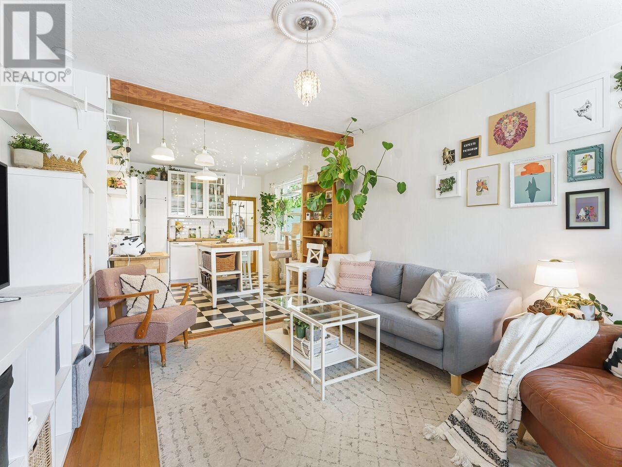 Listing Picture 2 of 21 : 1625 E 8TH AVENUE, Vancouver / 溫哥華 - 魯藝地產 Yvonne Lu Group - MLS Medallion Club Member