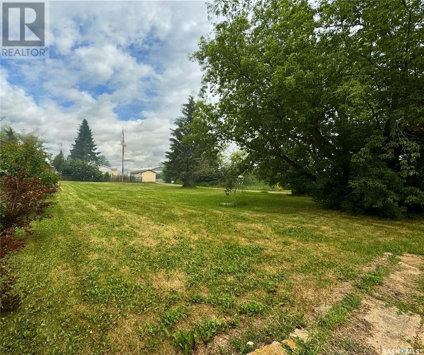 213 Railway Avenue, Livelong, Saskatchewan  S0M 1J0 - Photo 2 - SK977375