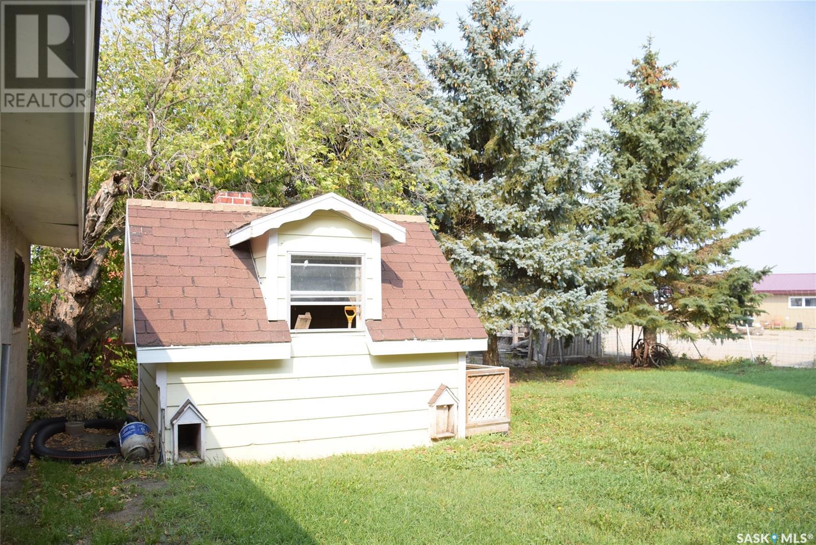 102 Main Street, Lipton, Saskatchewan  S0G 3B0 - Photo 14 - SK977386