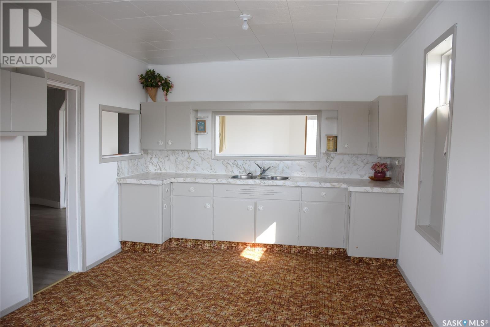 102 Main Street, Lipton, Saskatchewan  S0G 3B0 - Photo 35 - SK977386