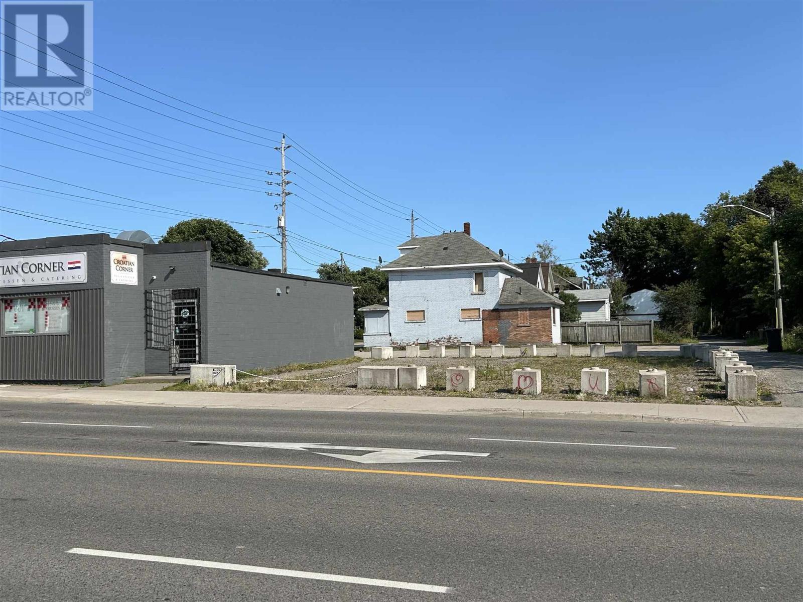 186 Bruce St, Sault Ste. Marie, Ontario  P6A 2X9 - Photo 1 - SM241860