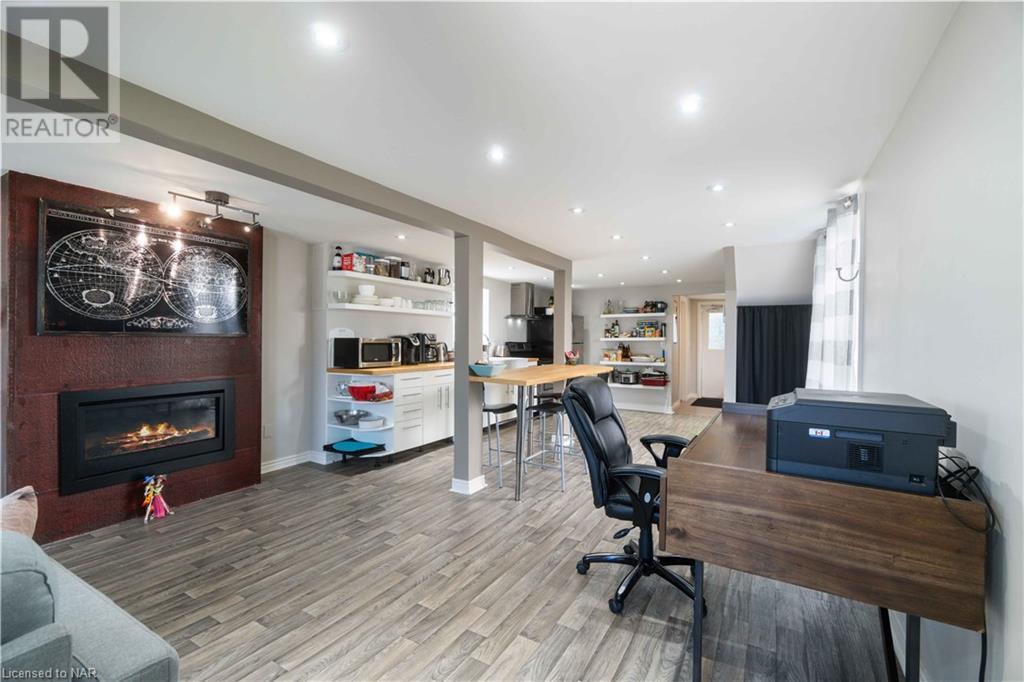 10 Thorold Road E, Welland, Ontario  L3C 3T2 - Photo 5 - 40623351