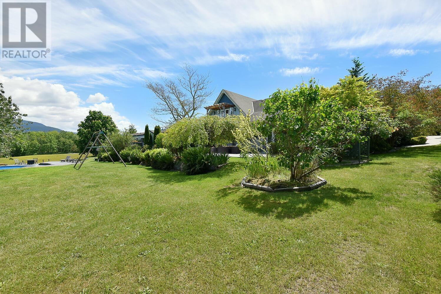 6352 Sandpiper Road, Sechelt, British Columbia  V7Z 0L1 - Photo 1 - R2905926