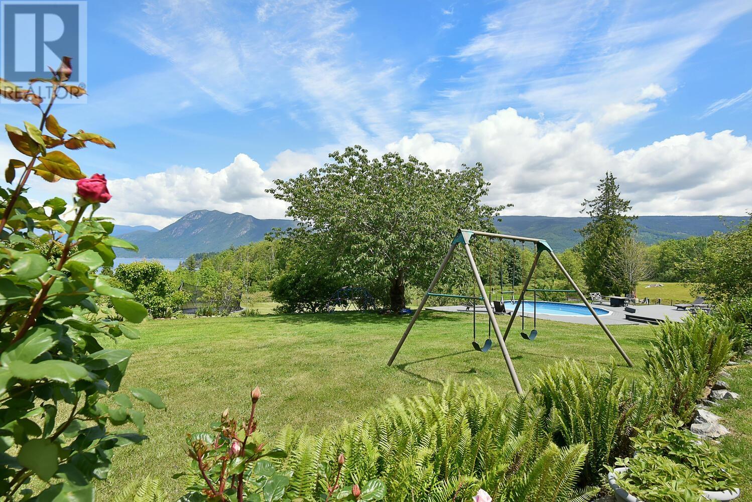 6352 Sandpiper Road, Sechelt, British Columbia  V7Z 0L1 - Photo 3 - R2905926