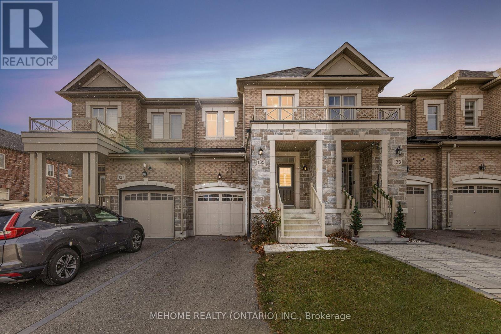 135 Fortis Crescent, Bradford West Gwillimbury (Bradford), Ontario  L3Z 0W3 - Photo 2 - N9049366