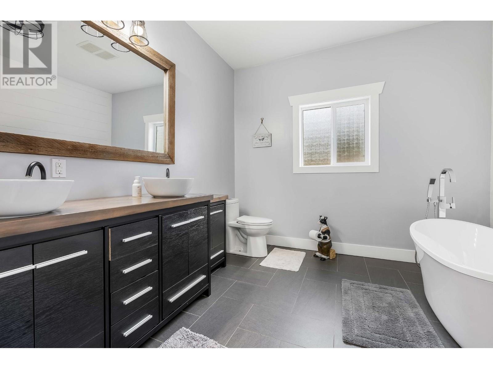 961 Agate Bay Rd, Barriere, British Columbia   - Photo 12 - 177168