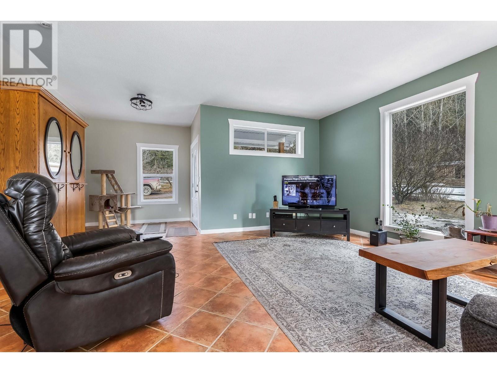 961 Agate Bay Rd, Barriere, British Columbia   - Photo 7 - 177168