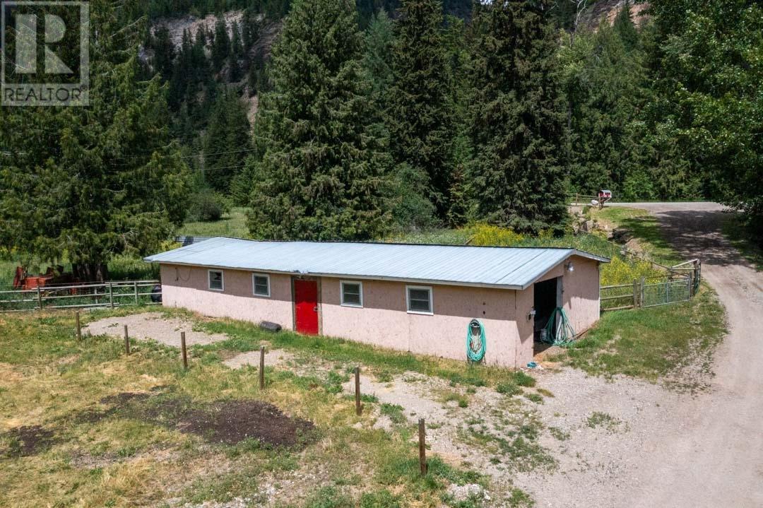 961 Agate Bay Rd, Barriere, British Columbia   - Photo 22 - 177168