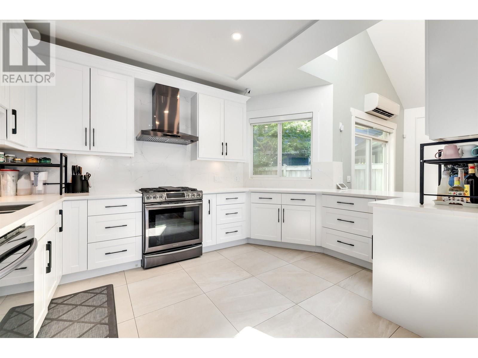 6982 Barnard Drive, Richmond, British Columbia  V7C 5T5 - Photo 12 - R2907925