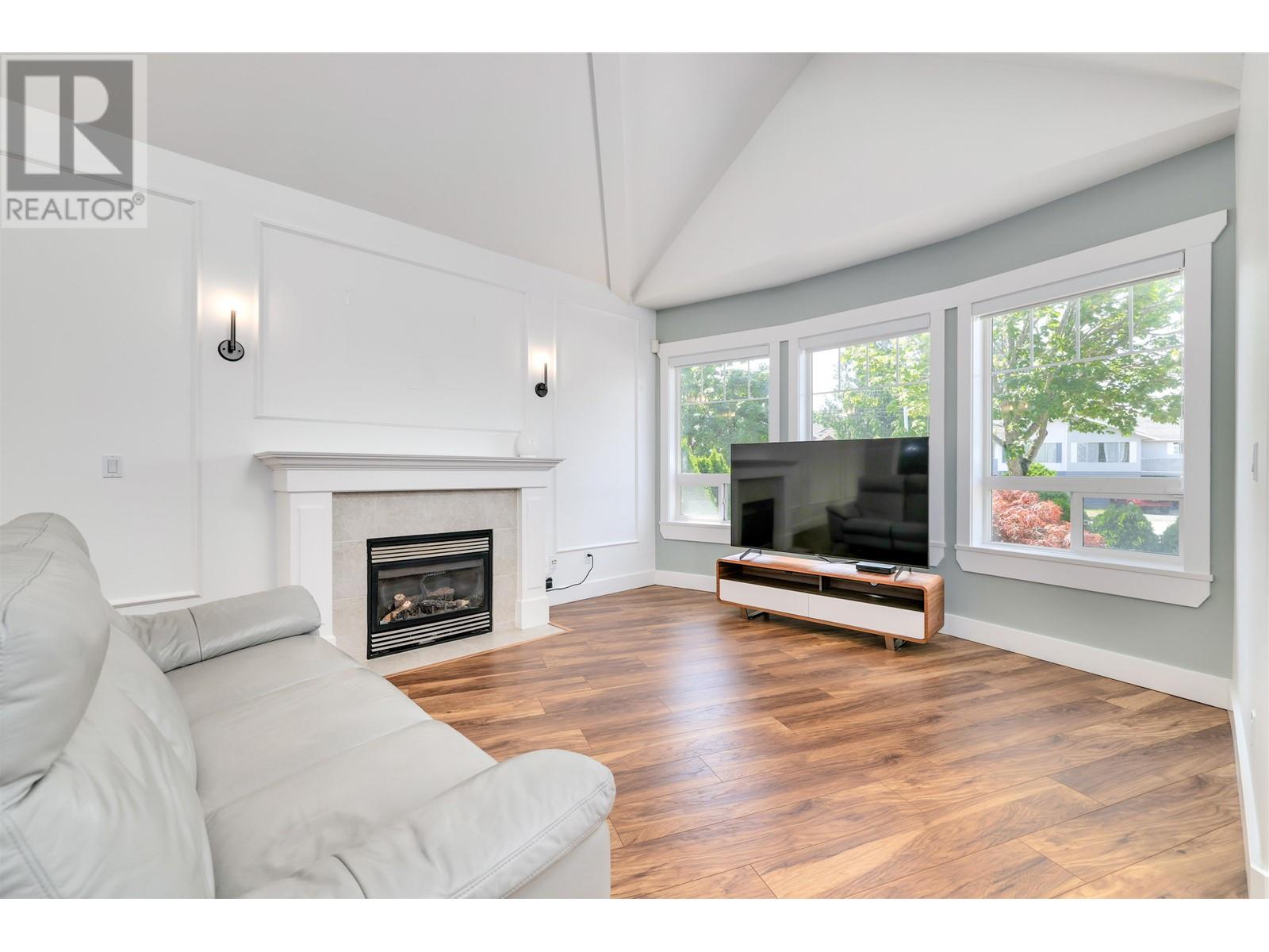 6982 Barnard Drive, Richmond, British Columbia  V7C 5T5 - Photo 2 - R2907925