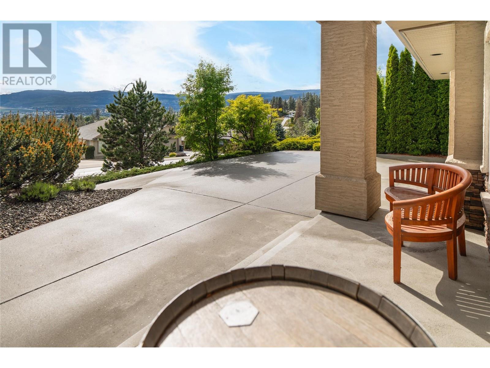 1746 Vineyard Drive West Kelowna