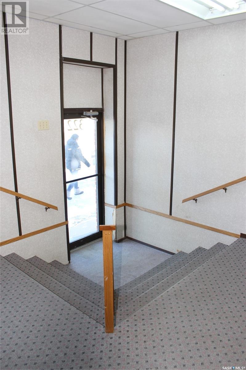 322 Centre Street, Shaunavon, Saskatchewan  S0N 2M0 - Photo 3 - SK977415