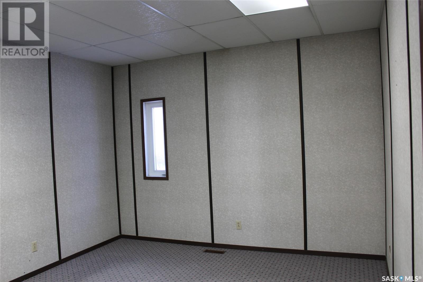 322 Centre Street, Shaunavon, Saskatchewan  S0N 2M0 - Photo 12 - SK977415