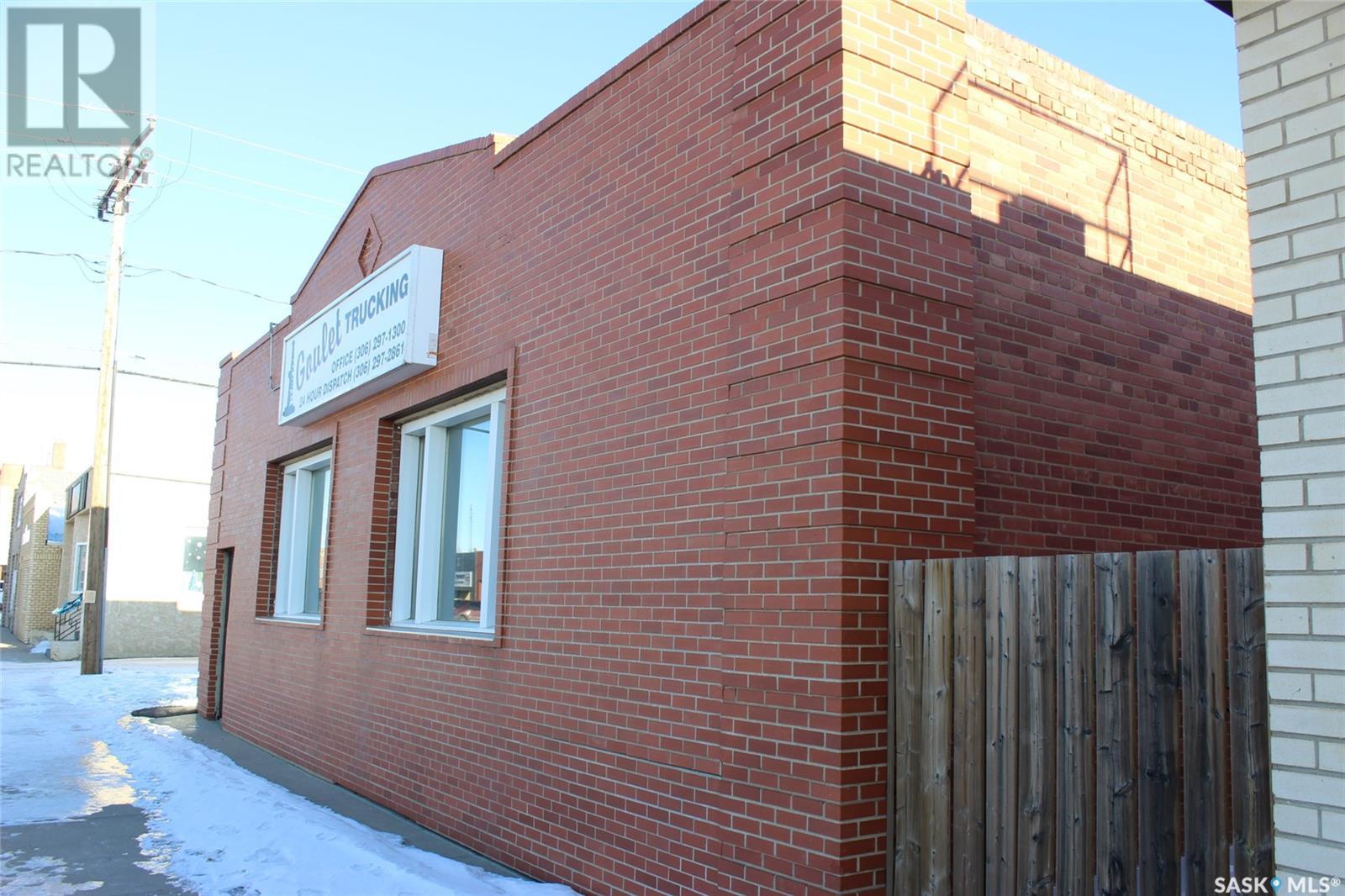 322 Centre Street, Shaunavon, Saskatchewan  S0N 2M0 - Photo 29 - SK977415