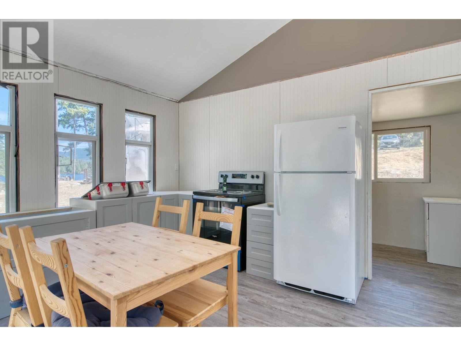 8625 Sakinaw Creek Road, Pender Harbour, British Columbia  V0N 2H0 - Photo 10 - R2908053
