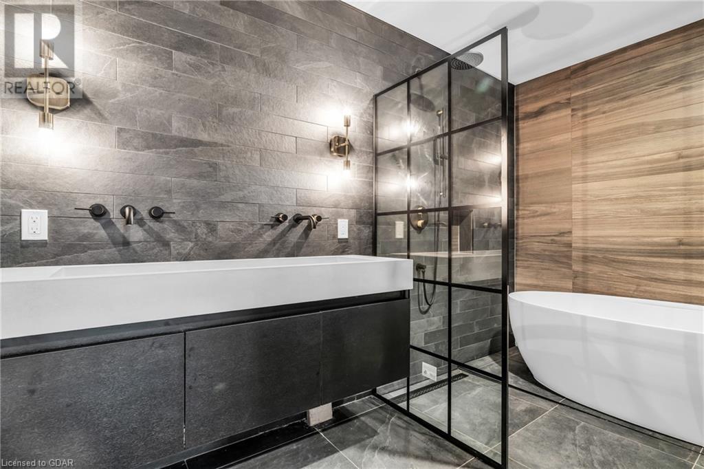 15 Clearview Street, Guelph, Ontario  N1E 6C4 - Photo 14 - 40622127