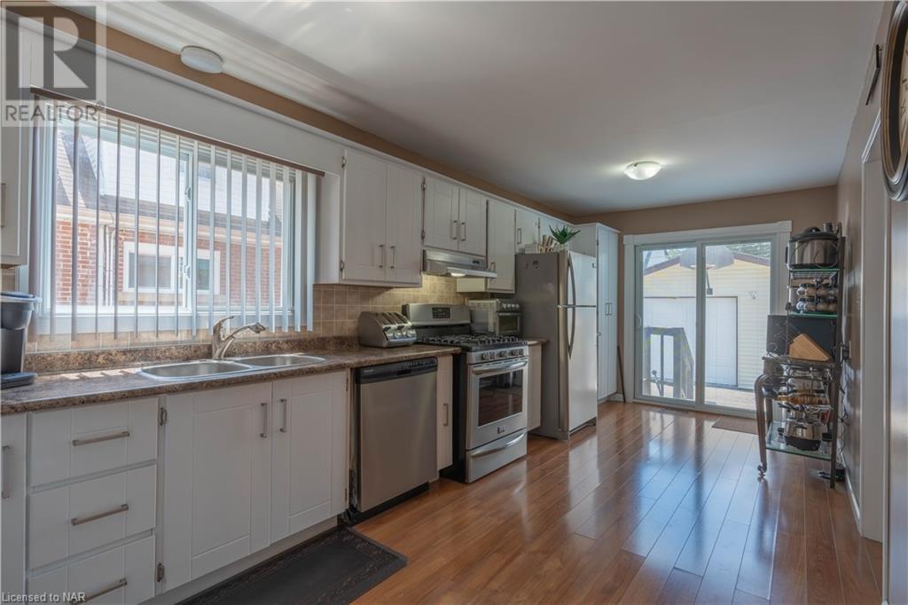 51 Wallace Avenue S, Welland, Ontario  L3B 1R4 - Photo 10 - 40621704