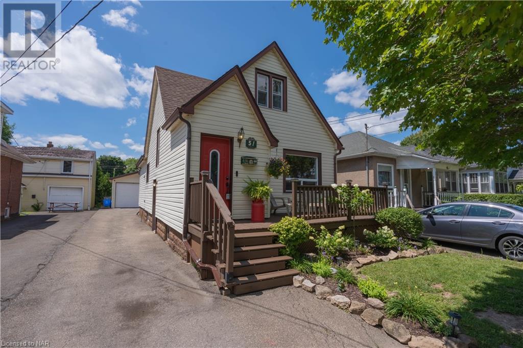 51 Wallace Avenue S, Welland, Ontario  L3B 1R4 - Photo 3 - 40621704