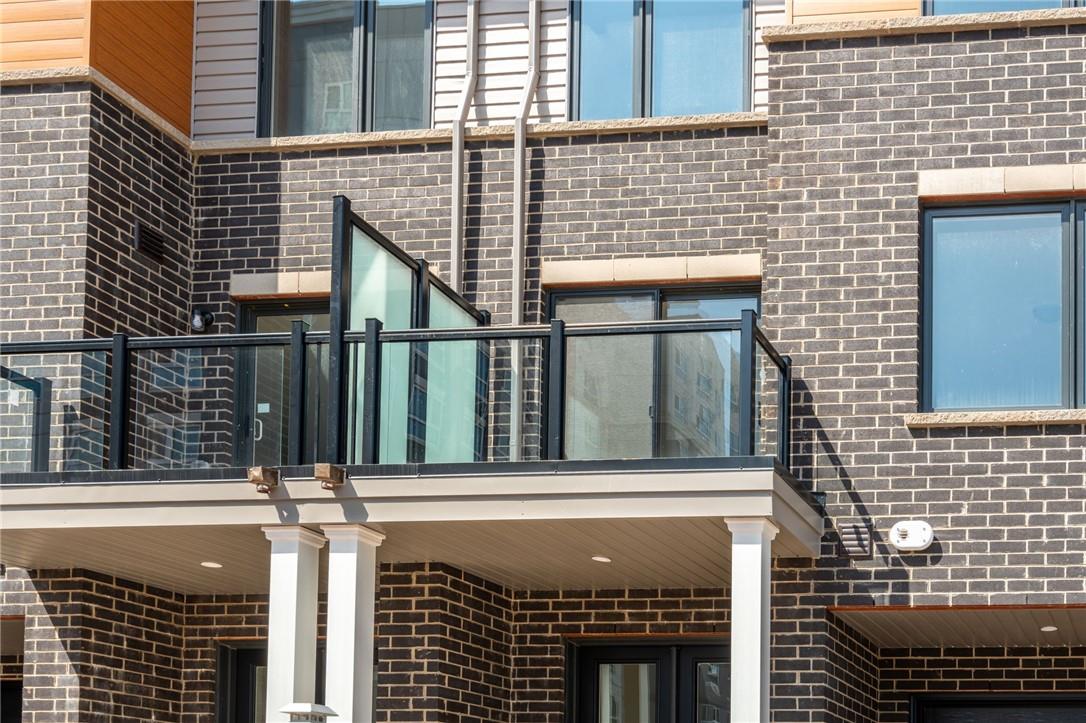 21 Roxanne Drive, Unit #118, Hamilton, Ontario  L8H 0B6 - Photo 2 - H4200911