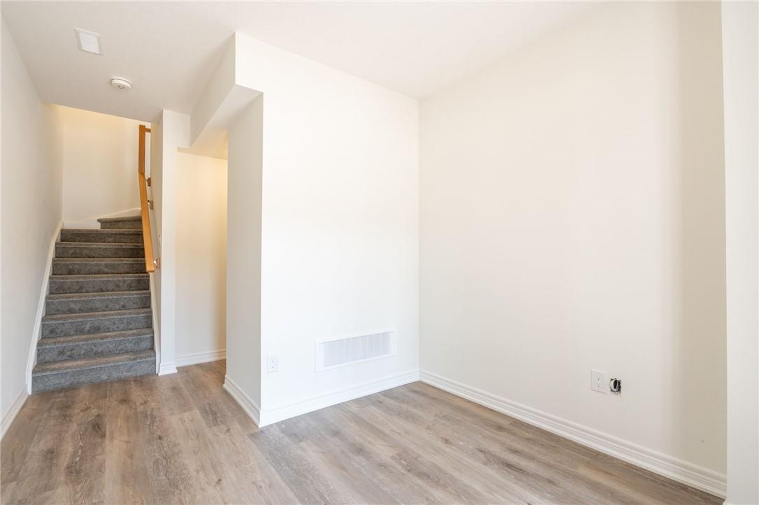 21 Roxanne Drive, Unit #118, Hamilton, Ontario  L8H 0B6 - Photo 5 - H4200911