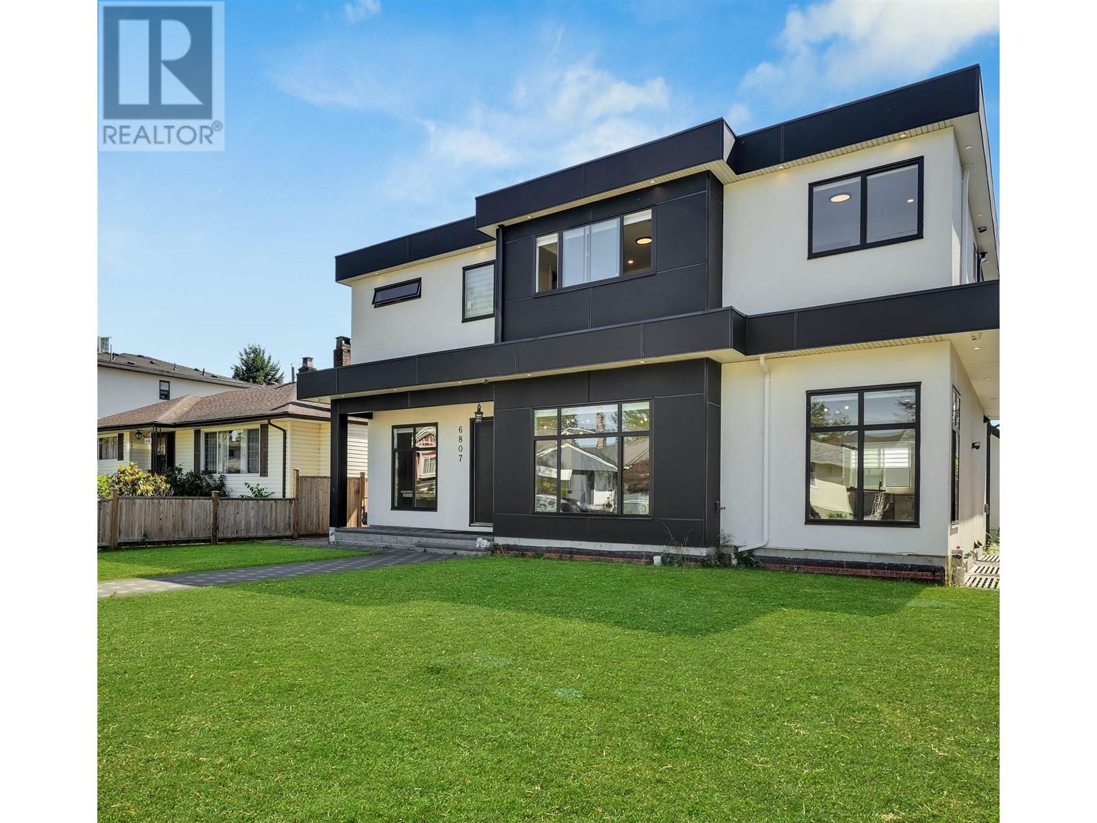 6807 STRATHMORE AVENUE, Burnaby