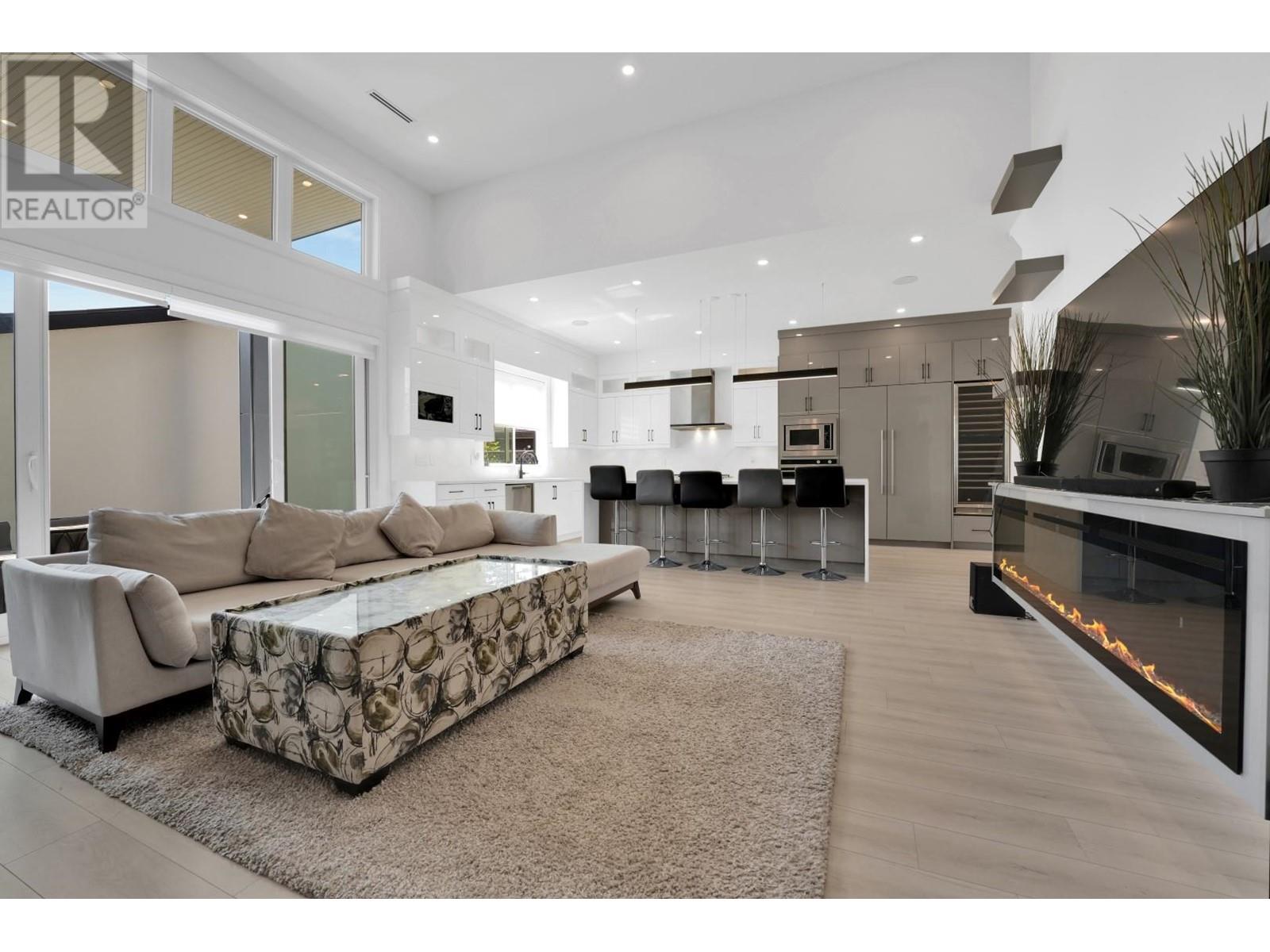 Listing Picture 5 of 40 : 6807 STRATHMORE AVENUE, Burnaby / 本拿比 - 魯藝地產 Yvonne Lu Group - MLS Medallion Club Member