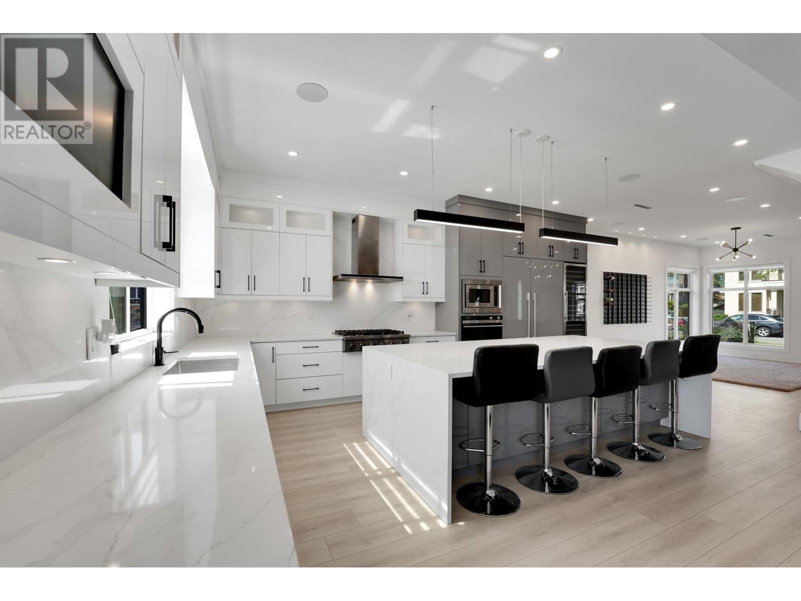 Listing Picture 7 of 40 : 6807 STRATHMORE AVENUE, Burnaby / 本拿比 - 魯藝地產 Yvonne Lu Group - MLS Medallion Club Member