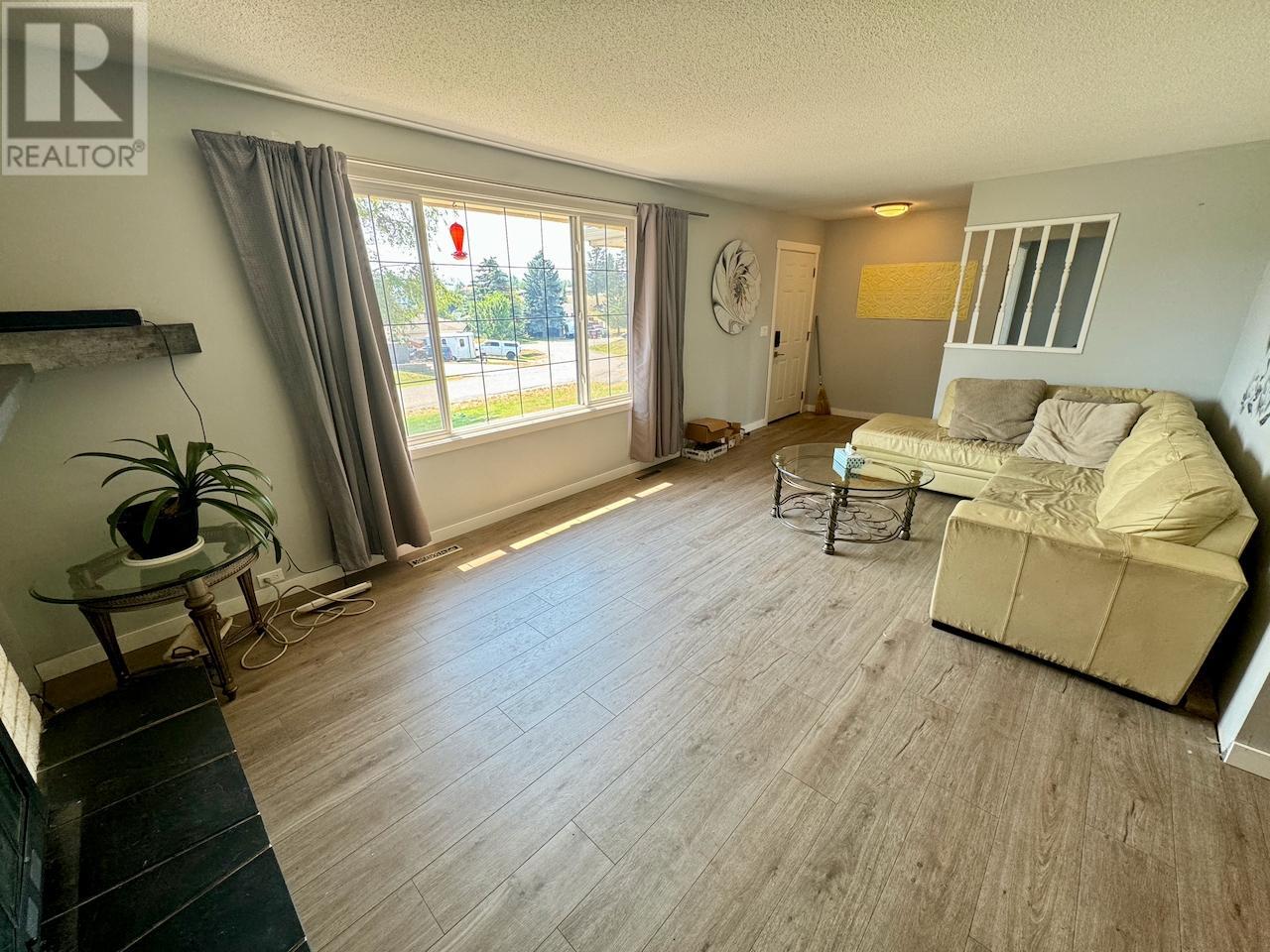 45 Beryl Drive, Logan Lake, British Columbia   - Photo 11 - 179993