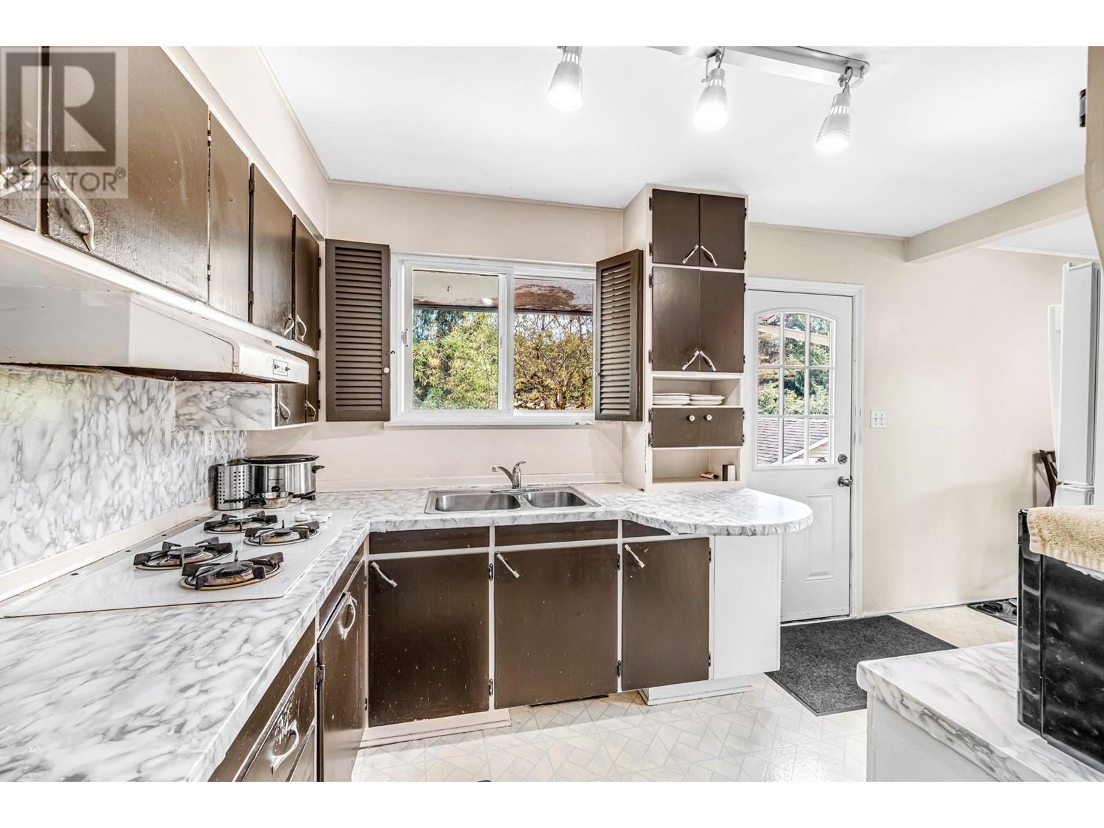 3640 Vincent Street, Port Coquitlam, British Columbia  V3B 3T9 - Photo 11 - R2907875