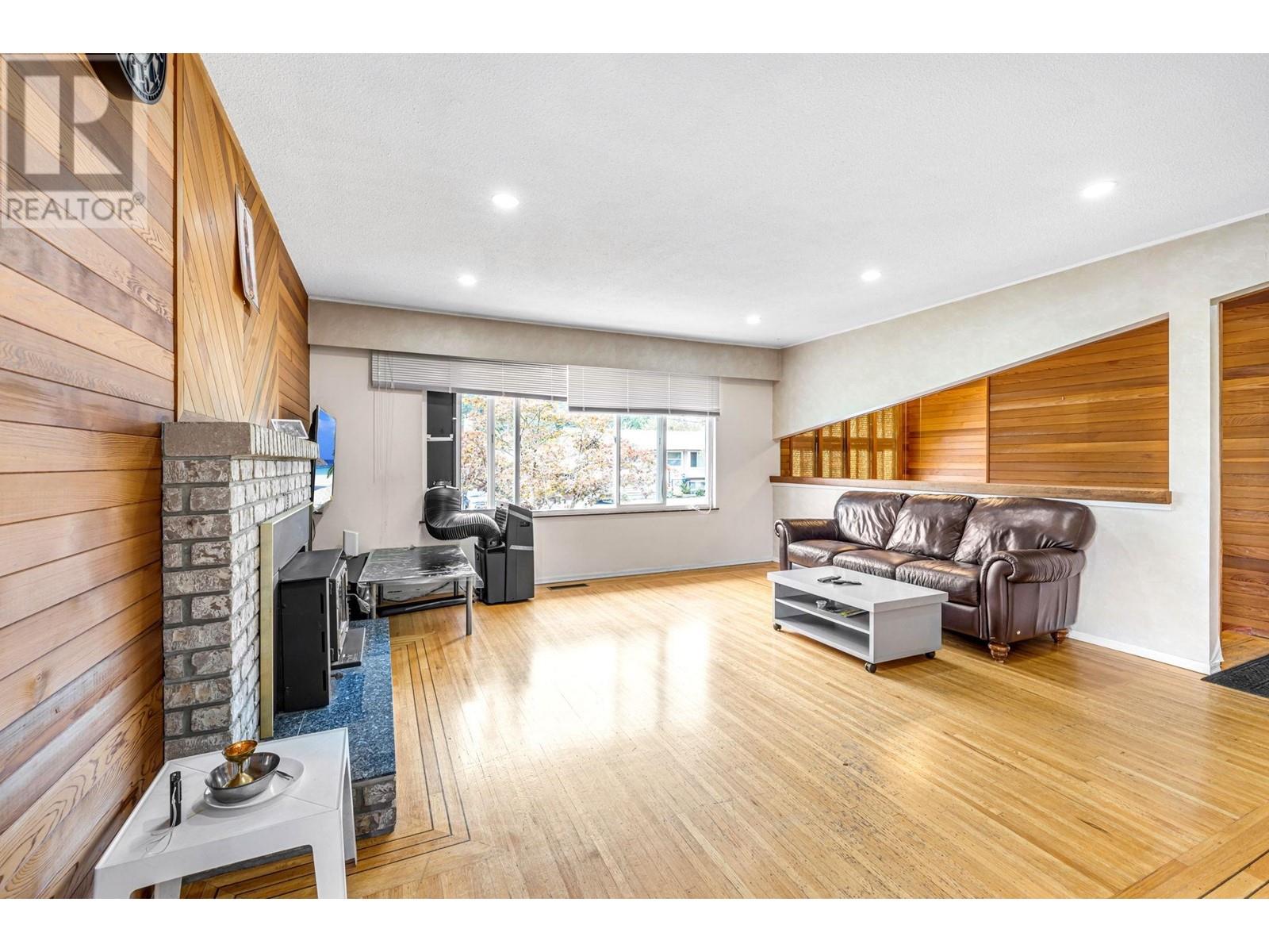 3640 Vincent Street, Port Coquitlam, British Columbia  V3B 3T9 - Photo 6 - R2907875